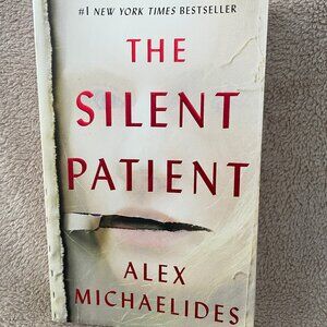 The Silent Patient by Alex Michaelides ~ Paperback